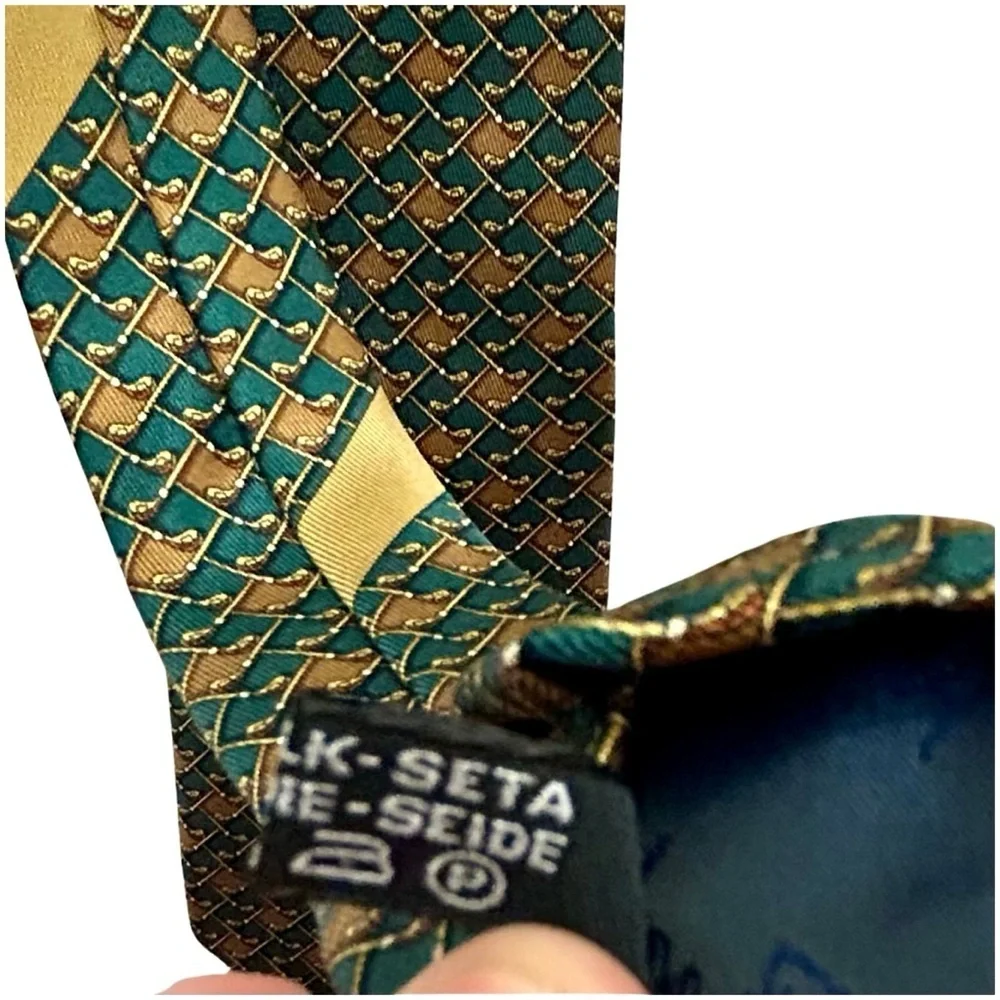 Salvatore Ferragamo 100% Silk Tie - Made in Italy